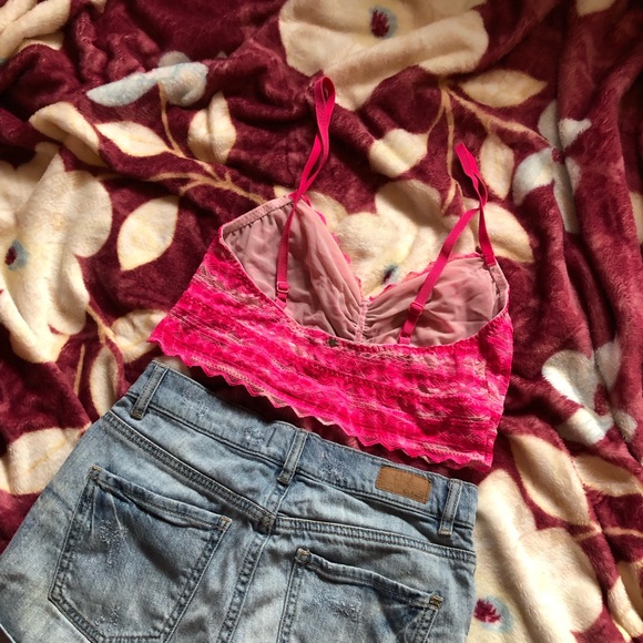 Pink lacy bralette - Picture 3 of 4